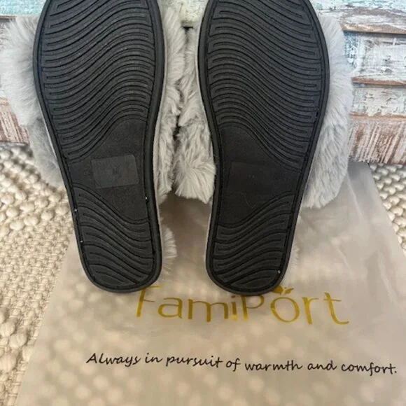 Cozy furry Women’s Cross Band Slippers - Picture 2 of 3